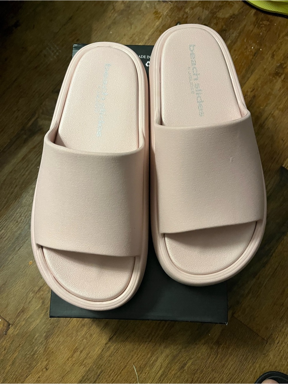 NEW J Slides Women's Slide Sandals in Pale Pink Size 9